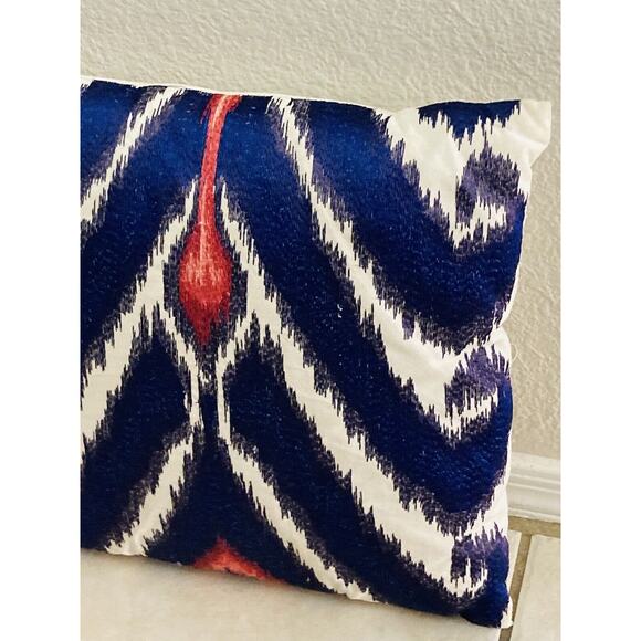 ECHO Designs Blue White Red Pillow w/ Insert 15" Square RARE Zip closure Abstrac - Picture 3 of 12